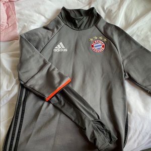 Adidas Bayern Munich Soccer mock neck Sz 13-14 YL